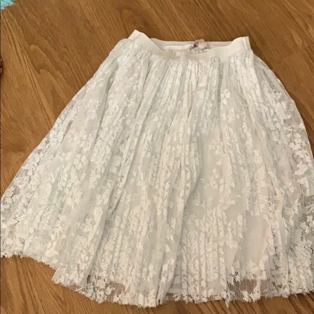 Lace skirt